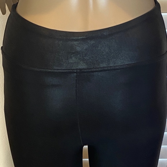 SPANX Black Flattering Faux Leather Ankle Length Leggings Size Small Petite EUC - Picture 8 of 9